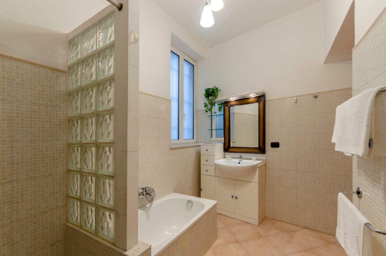 Joivy Warm Family Apt Near Porto Antico Apartman Genova Kültér fotó